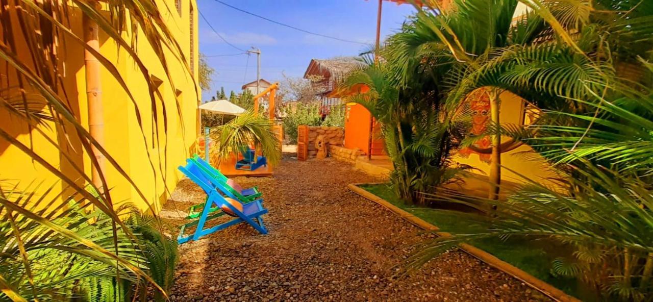 Casa Naranja Hotel Máncora Buitenkant foto